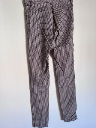 Pantalón cuadros Zara