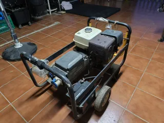 Grupo electrógeno ayerbe-Honda 8000