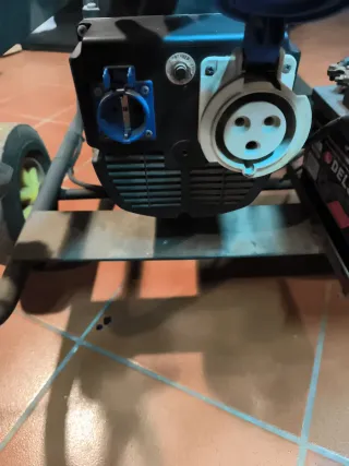 Grupo electrógeno ayerbe-Honda 8000