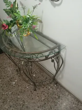 Mesa consola cristal y metal dorada