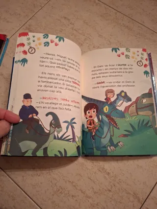 Les aventures de Dani i Evan 6. El pliosaure fa...