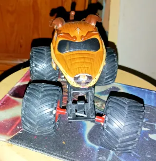 Monster Mutt Hot Wheels 1:24