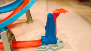 Pista Hot Wheels Looping Caos