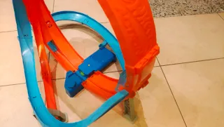Pista Hot Wheels Looping Caos