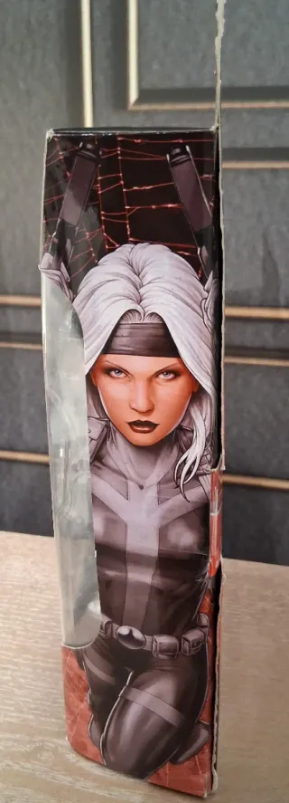 Marvel Legends Silver Sable Figura