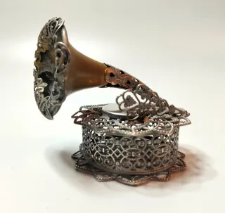 Miniatura gramófono filigrana plata 925