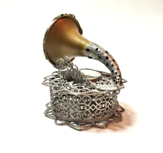 Miniatura gramófono filigrana plata 925