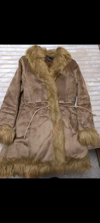 Chaquetón marrón con pelo