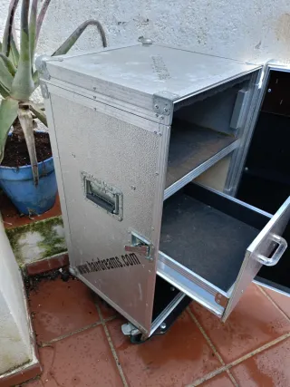 Flyht Baúl de Aluminio con Ruedas