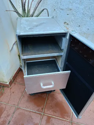 Flyht Baúl de Aluminio con Ruedas