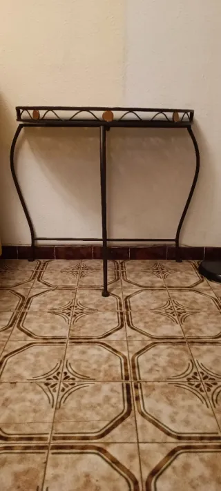 Mesa auxiliar metálica vintage semicircular