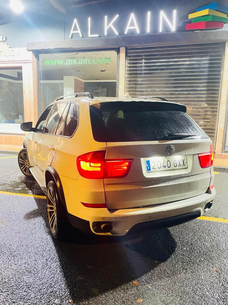 BMW X5 2010 - foto 1