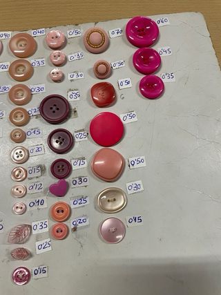 Gran surtido de Botones al 50  % de Descuento