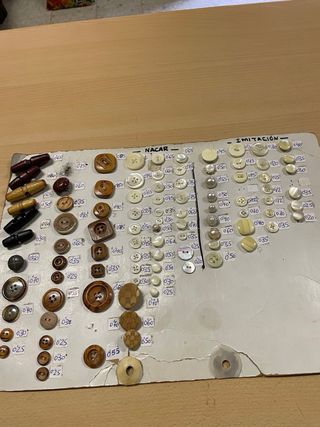 Gran surtido de Botones al 50  % de Descuento