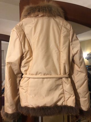 Giacca piumino invernale beige con pelliccia