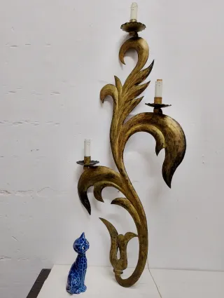 Lámpara de pared dorada vintage