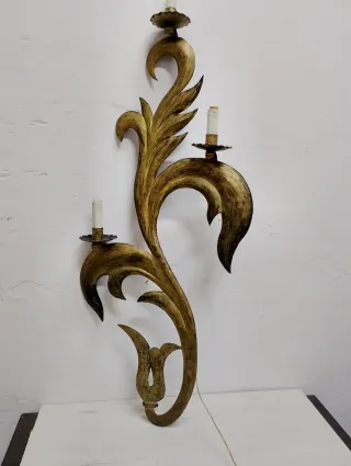 Lámpara de pared dorada vintage