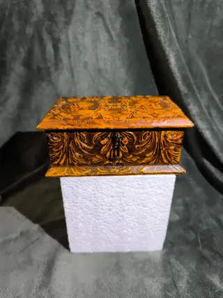 Caja cuero repujado El Quijote y Sancho Panza