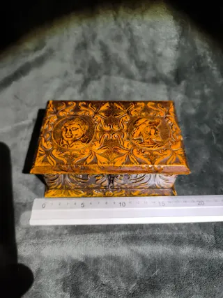 Caja cuero repujado El Quijote y Sancho Panza