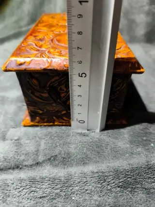 Caja cuero repujado El Quijote y Sancho Panza