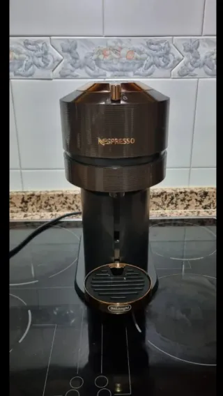 Cafetera Nespresso DeLonghi