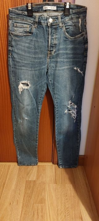Vaqueros Zara hombre rotos efecto desgastado