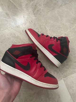 Air Jordan 1 Mid Bred Negro/Rojo