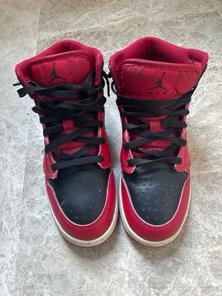 Air Jordan 1 Mid Bred Negro/Rojo