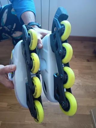 Patines en línea y protecciones infantiles