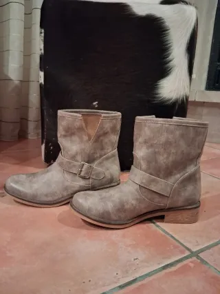 Botines Martín Pescatore Talla 38 Beige