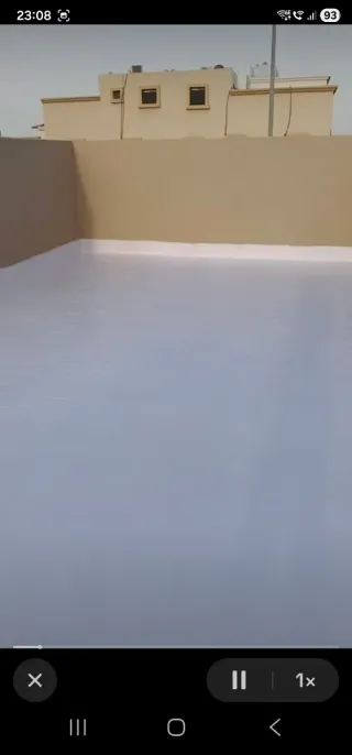 Puerta corredera blanca moderna