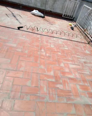 Puerta corredera blanca moderna