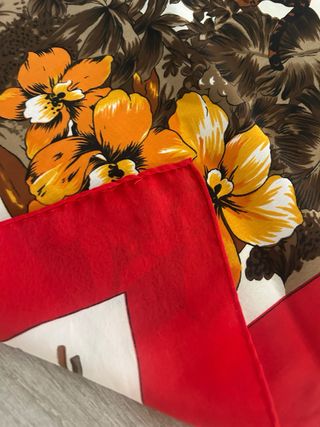 Foulard Hermès Paris