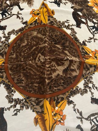 Foulard Hermès Paris