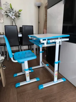 Escritorio y Silla Infantil Ajustable