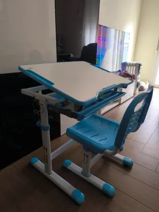Escritorio y Silla Infantil Ajustable