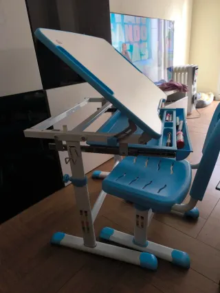 Escritorio y Silla Infantil Ajustable