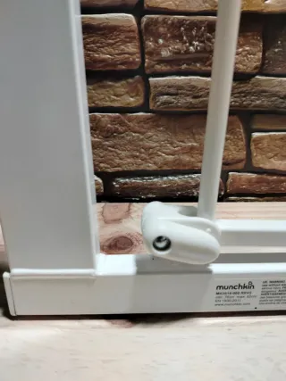 MUNCHKIN MAXI-SECURE Puerta de seguridad 76-82 cm