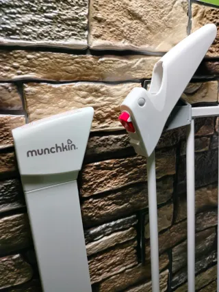 MUNCHKIN MAXI-SECURE Puerta de seguridad 76-82 cm