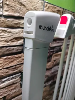 MUNCHKIN MAXI-SECURE Puerta de seguridad 76-82 cm