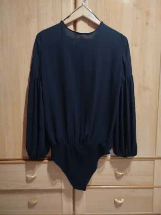 Body negro con cordones