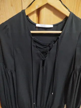 Body negro con cordones