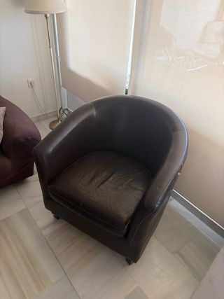 Sillón de cuero marrón