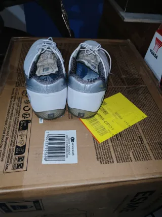 Sapatos de Golfe FJ Tamanho 43