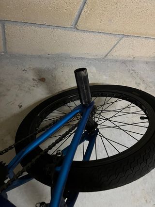 BMX azul casi sin uso.