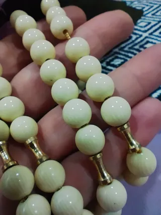 Collana vintage imitazione avorio 80cm