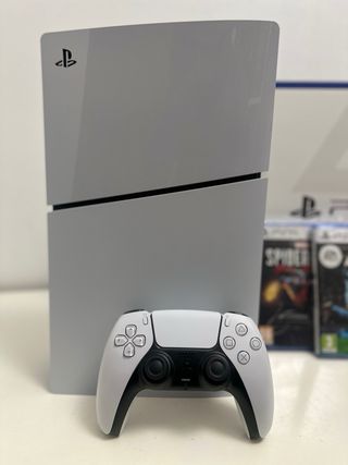 PlayStation 5 Slim 1TB Blanca + Juegos
