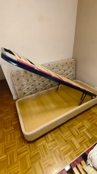 Canapé abatible madera y tela beige