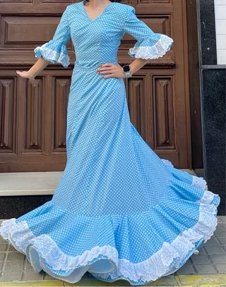 Traje de flamenca talla 34 con mucho vuelo