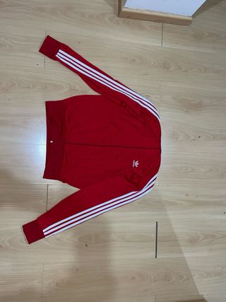 Chaqueta Adidas Roja con Rayas Blancas